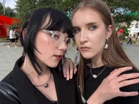 Rainbow_Vibes' Offline Chat Room