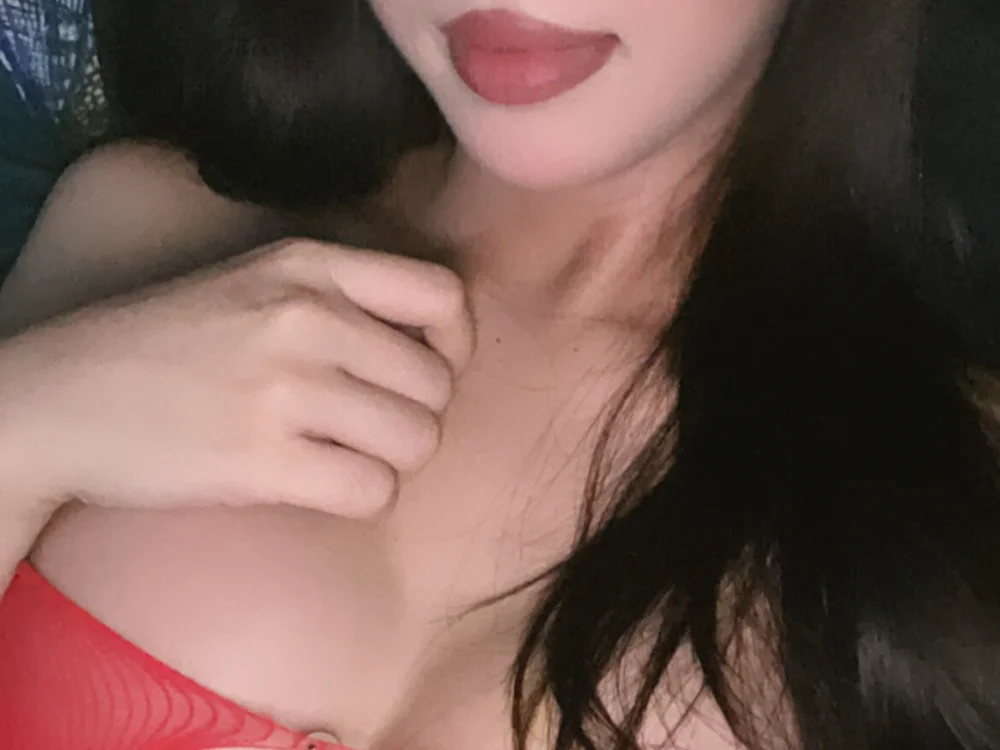 Urfynestchina_doll's Offline XXX Chat