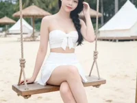 Model Angela-Eira