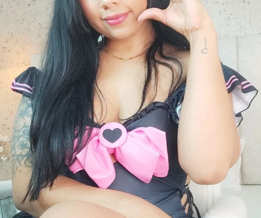 zakia_castle's Offline XXX Chat