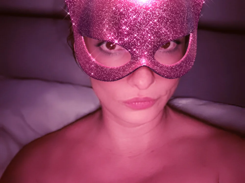 sexilexyy2120: офлайн-секс-чат