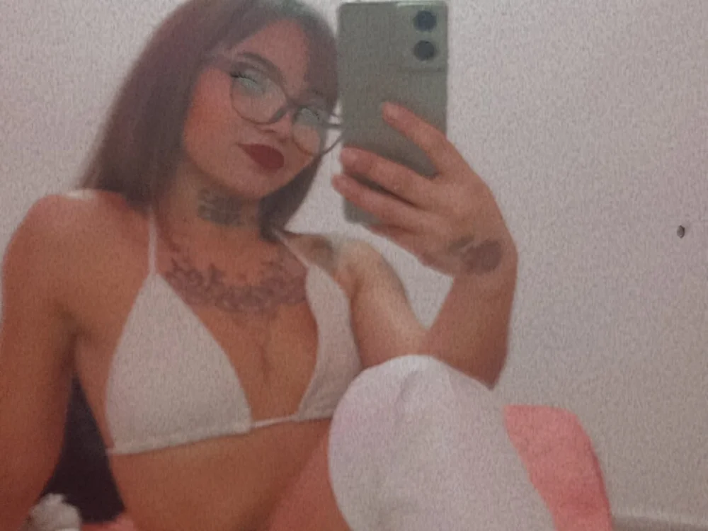 MiaSmokk offline chatrum
