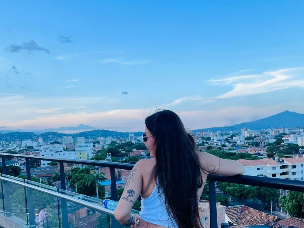 Shely_cratzon7 offline XXX-chat