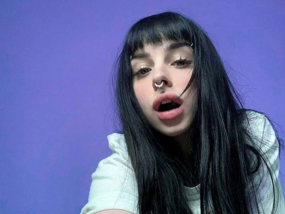 Alya_Rebb's Offline Chat Room