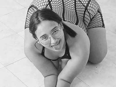 young_dairy01 on StripChat