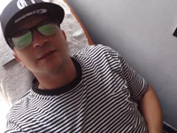 BuriedSqueeze's webcam live show