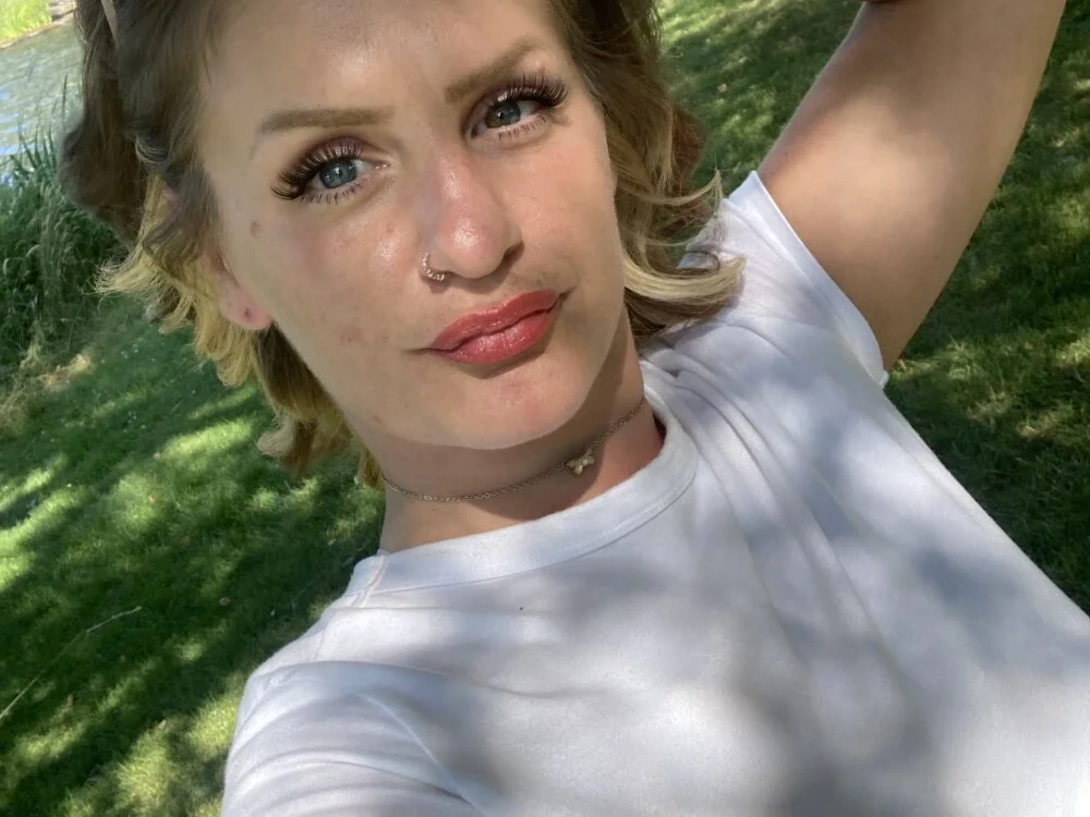 Misthang69's Offline XXX Chat