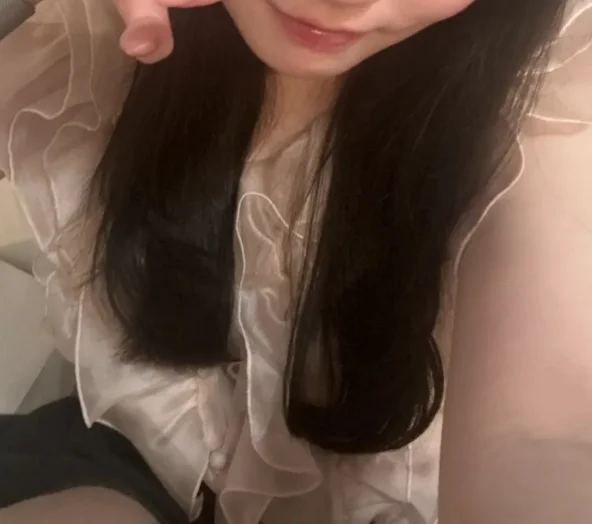 miu-miu_oo's most recent online preview