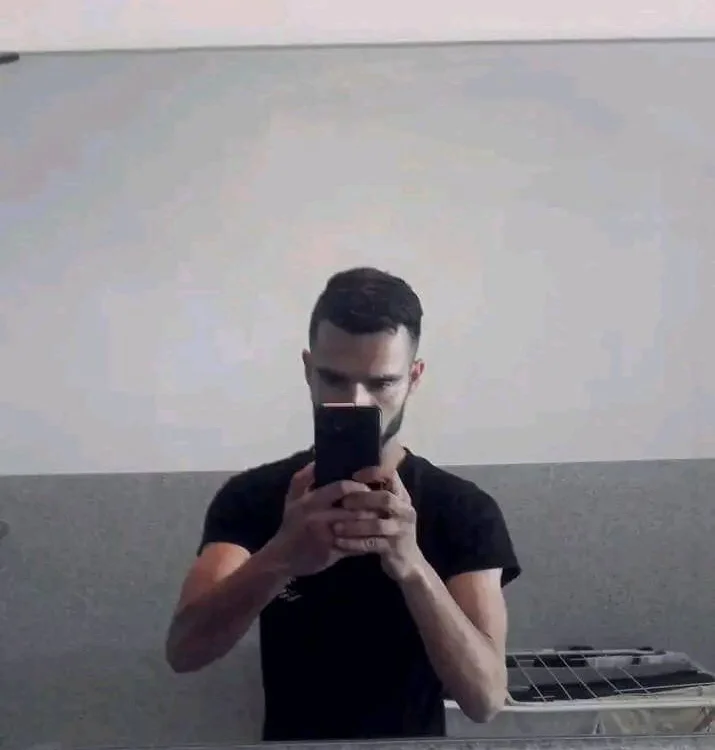 mazeklin01 offline chatrum
