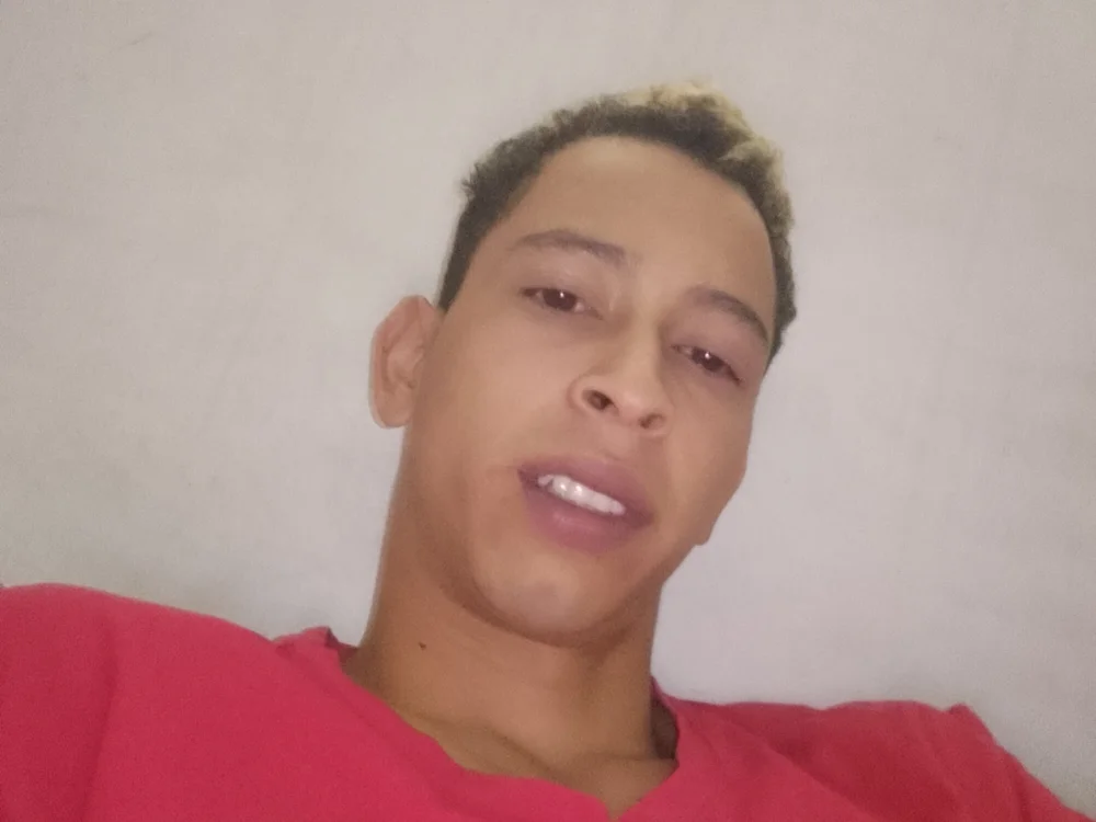 Alberto12123's Offline XXX Chat