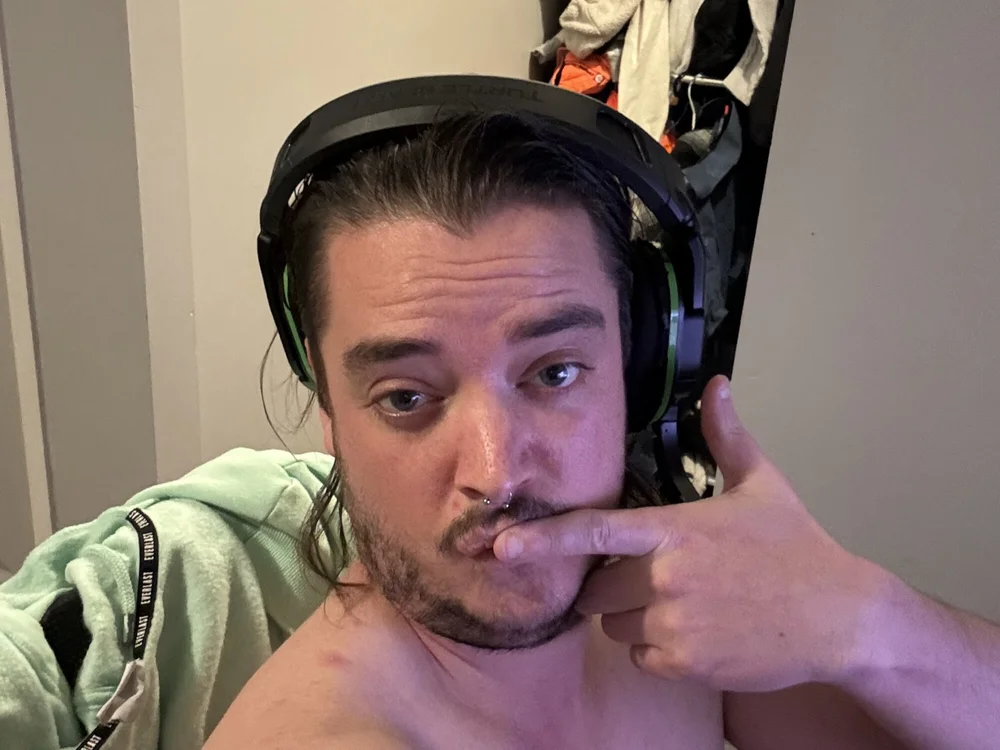 Mr_Steamy's Offline Chat Room