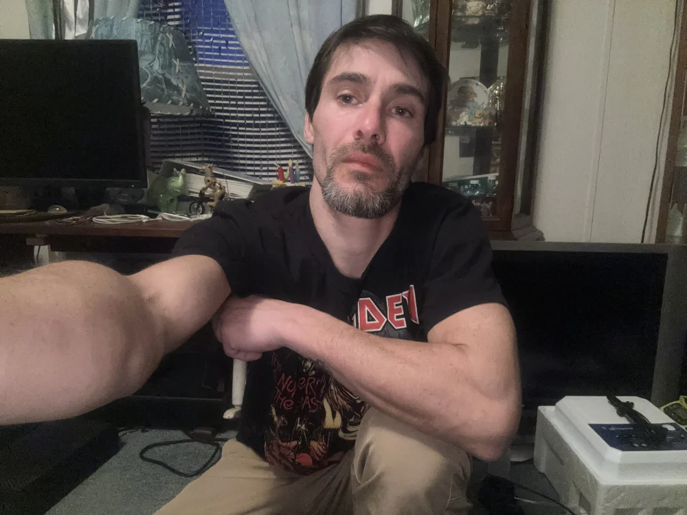 tommattsonn's Offline XXX Chat