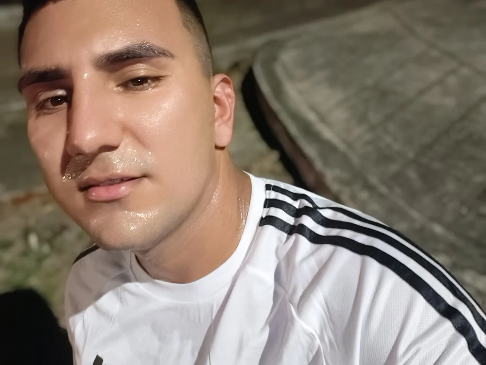ronaldo2602's Offline Chat Room