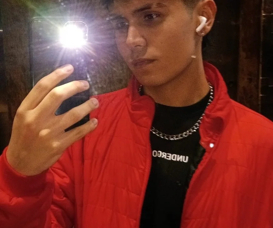 neitan_tay's Offline Chat Room