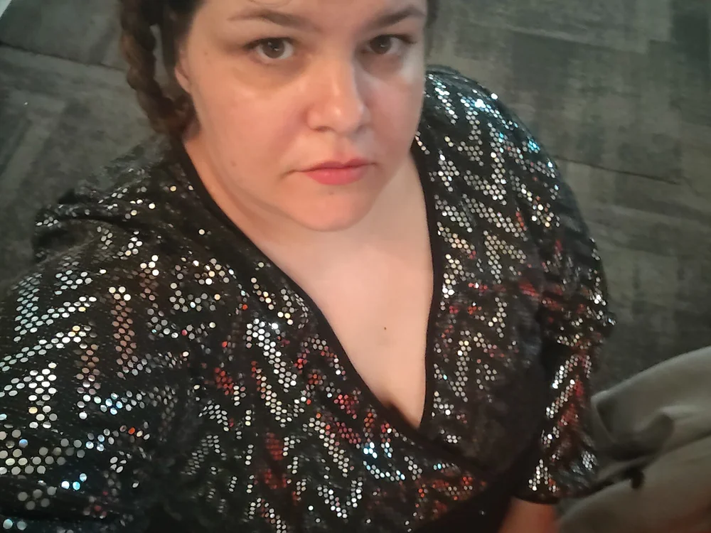 IONY_ROYAL_1111 Chat XXX offline