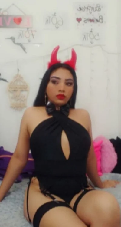 digannia_hot's Offline XXX Chat