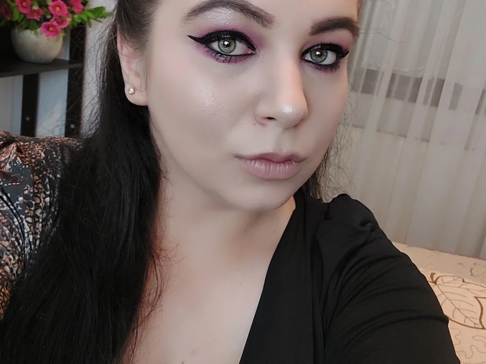 AshleyBoone's Offline Chat Room