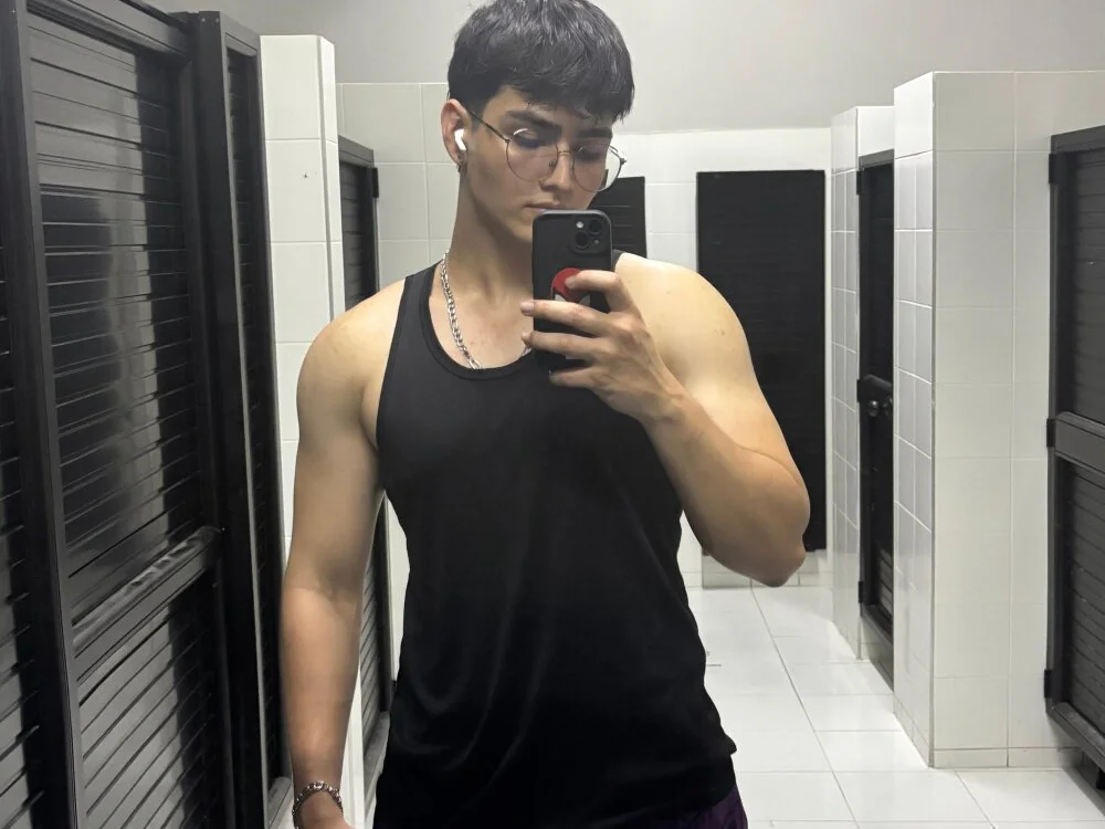 One_OfFit's Offline XXX Chat