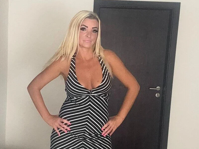 Ashley_Nielsen offline chatrum