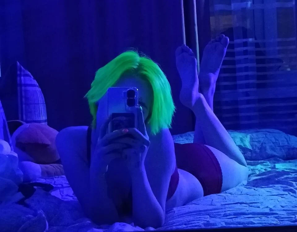 Lovely_Ellie offline chatrum