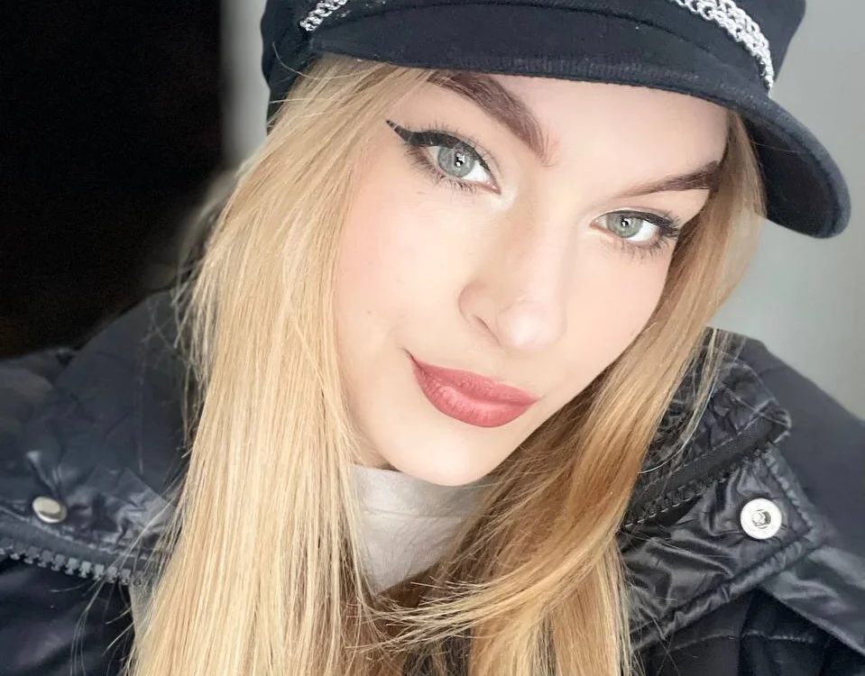 AlinaLiii's Offline XXX Chat