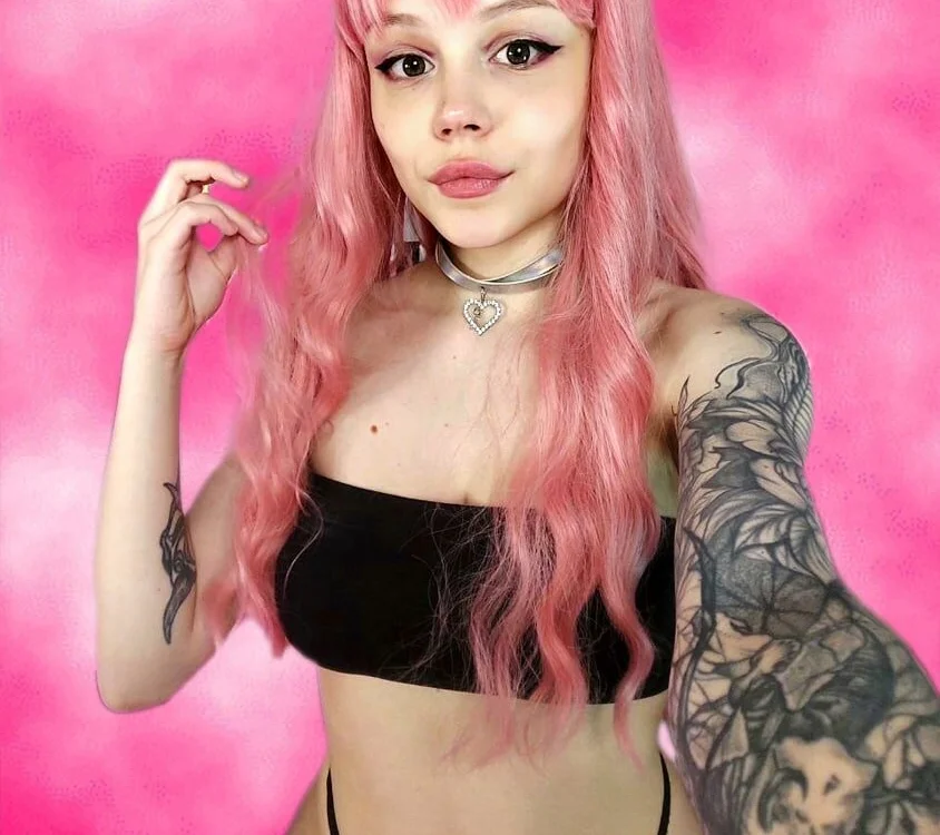 DanaCuteee's Offline Chat Room