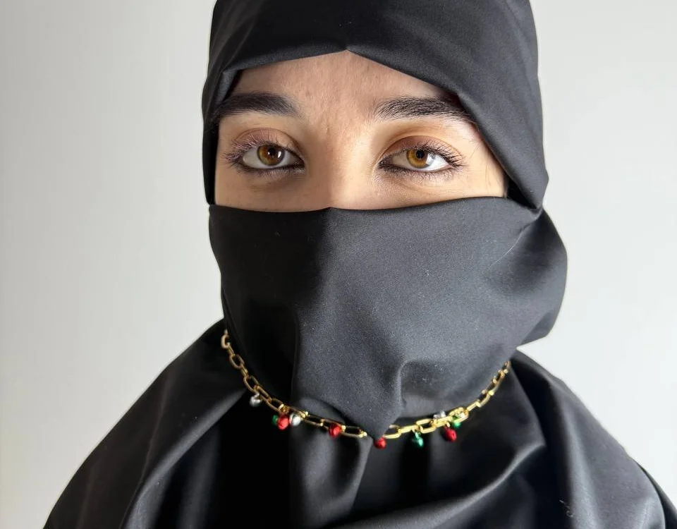 Yasmin_e Chat XXX offline