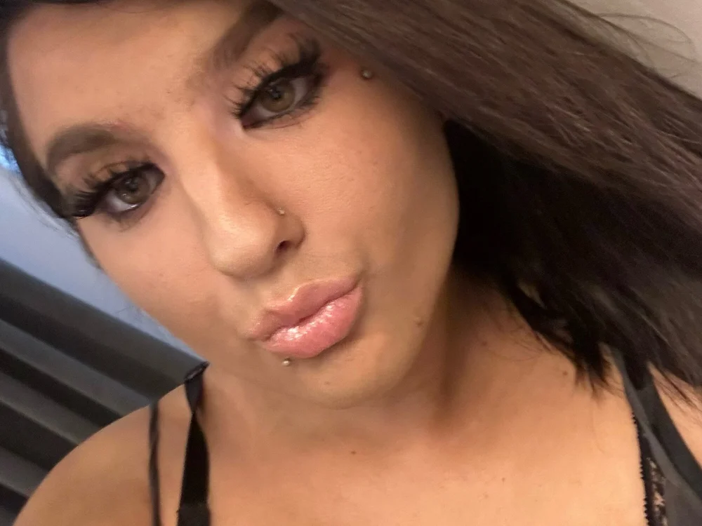 Courtneysinclair: офлайн-секс-чат