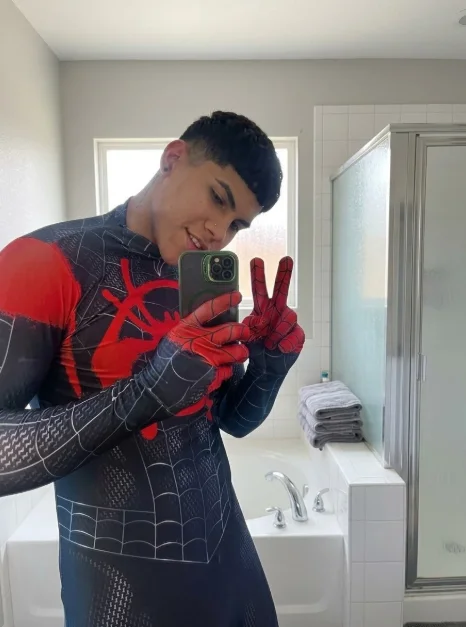 Damian_latinxxx's Offline XXX Chat