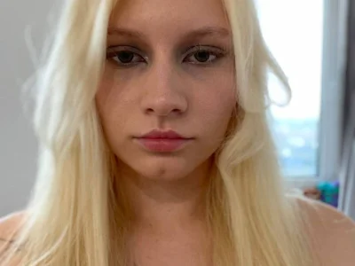 DunkedEssay - Girl 