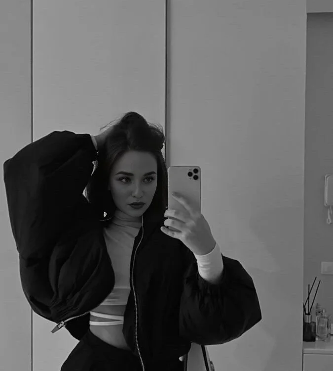 Offline XXX chat modela Emilia_French