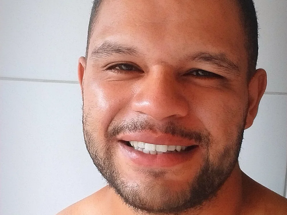 Pmsafadomg: офлайн-секс-чат