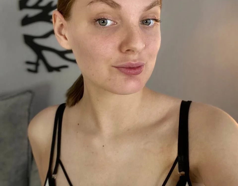 AmberRener's Offline Chat Room