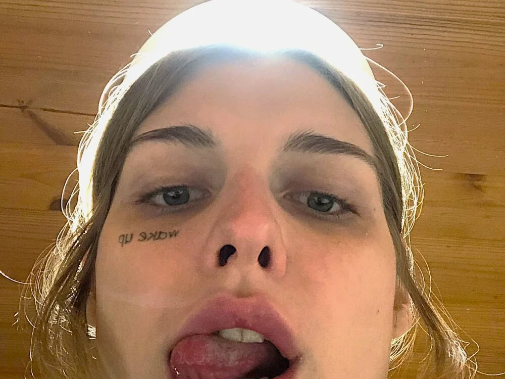 KristinDavis Offline XXX-chat