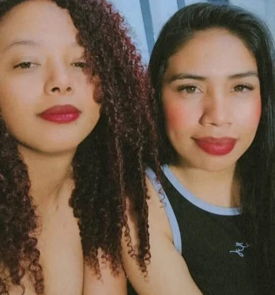 MelanyAndRizooos' Offline Chat Room