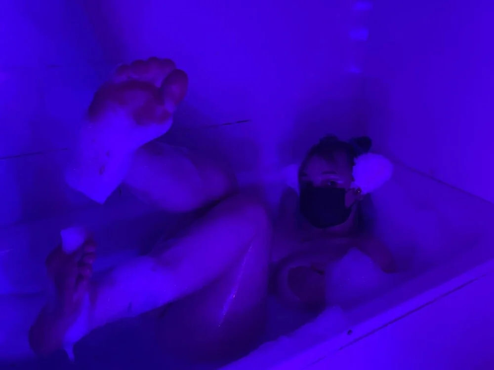 koralinafox's Offline XXX Chat