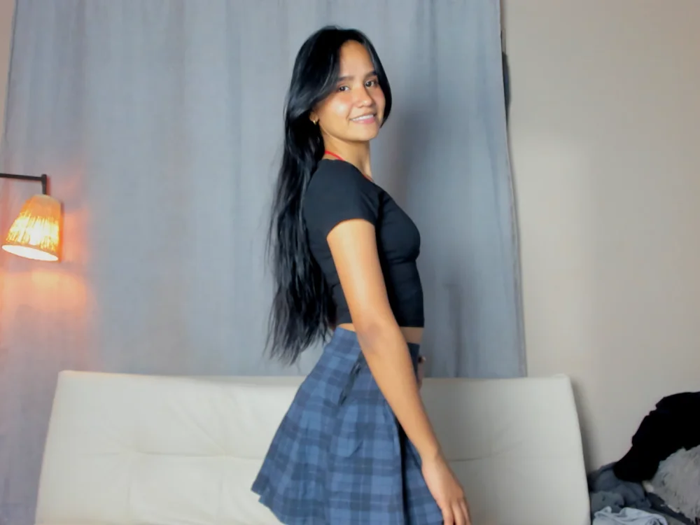 Theskinnygirll's Offline XXX Chat