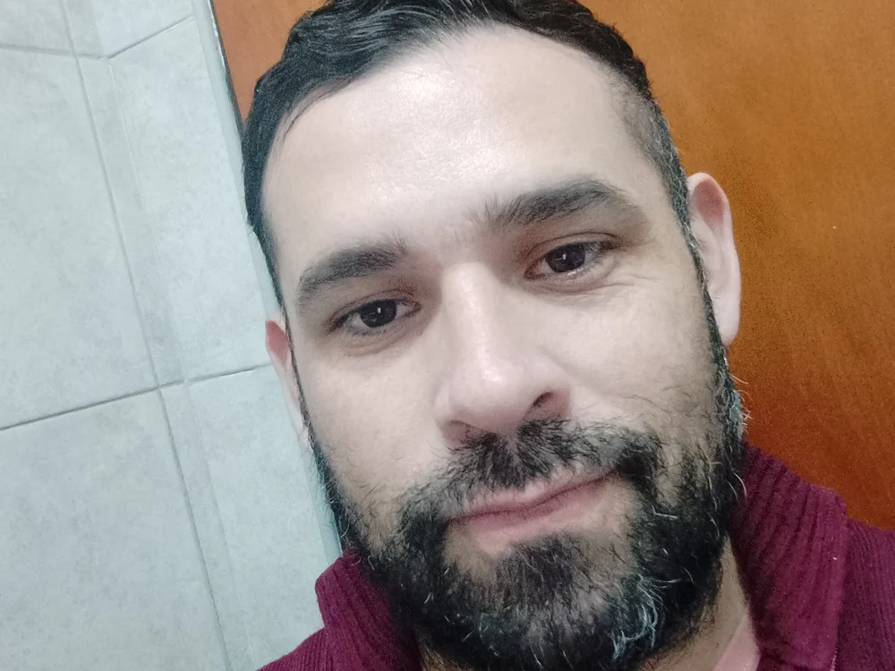 Rodri198989's Offline Chat Room