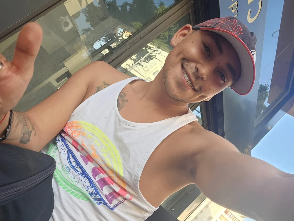 Andrsvega190cc's Offline XXX Chat