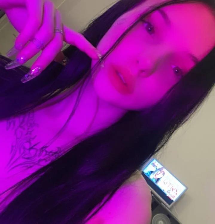 MissVelvWetXのオフラインXXXチャット