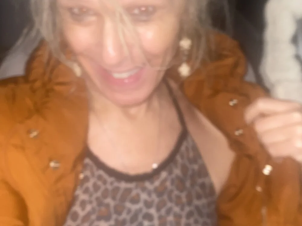 AuroralEve42's Offline XXX Chat