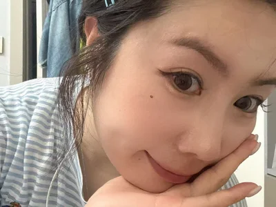 Yuanqiqii - Girl 