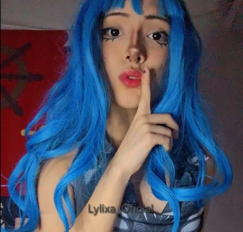 Lylixa's Offline XXX Chat