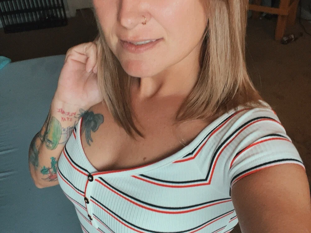 renegadebarbi3's Offline XXX Chat