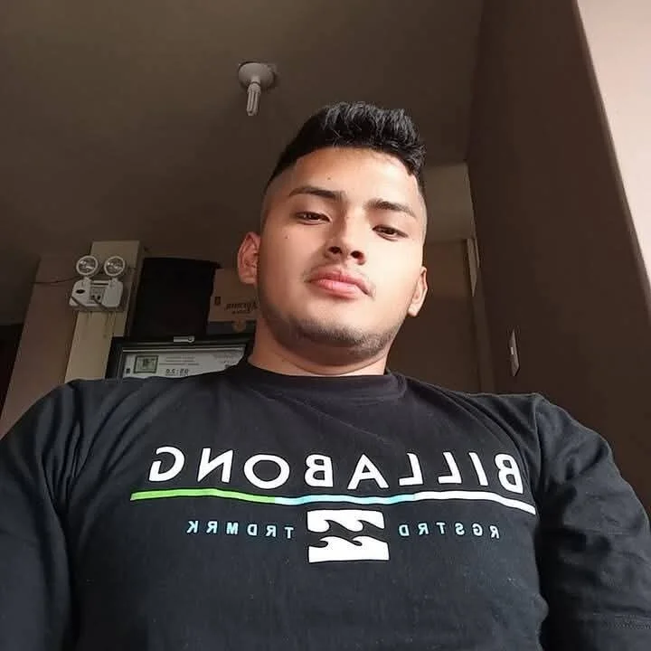 Leonardooo2's Offline Chat Room