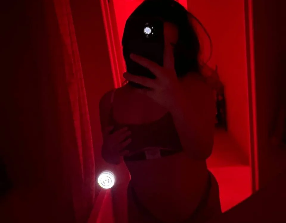LeilaCollinge's Offline Chat Room