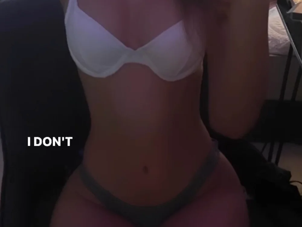 scarlettsweets07's Offline Chat Room