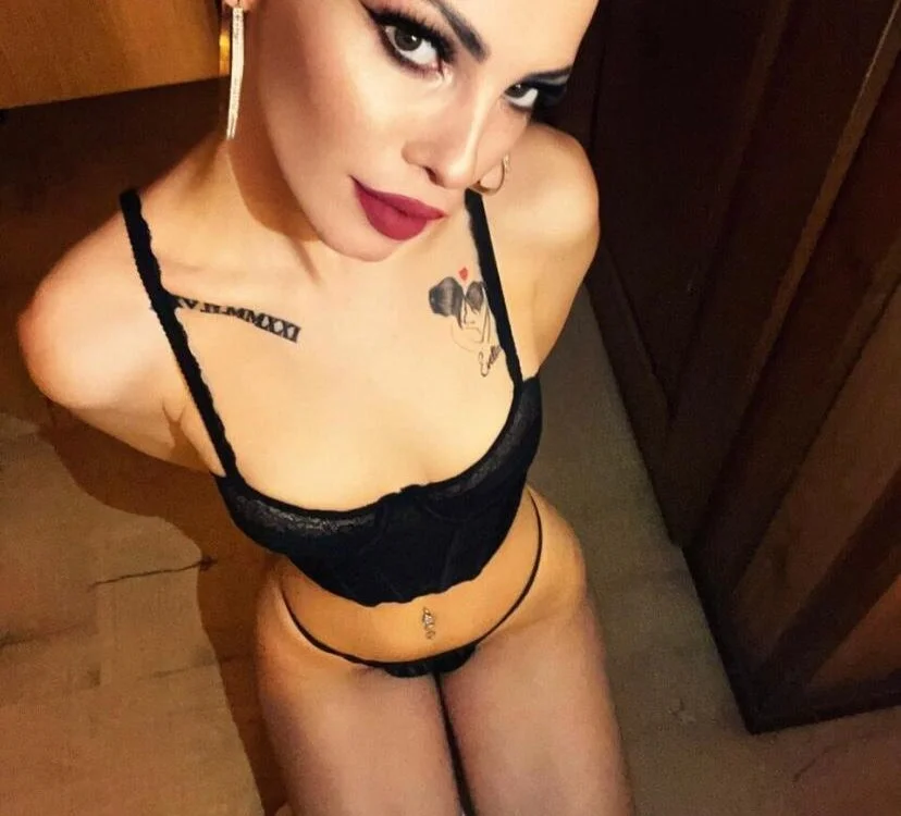 Scarlette_Star_n Offline XXX chat