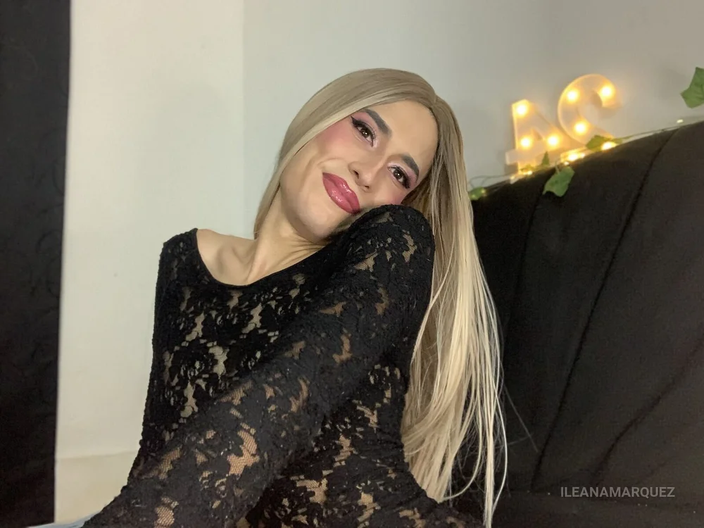 IleanaTrans' Offline Chat Room