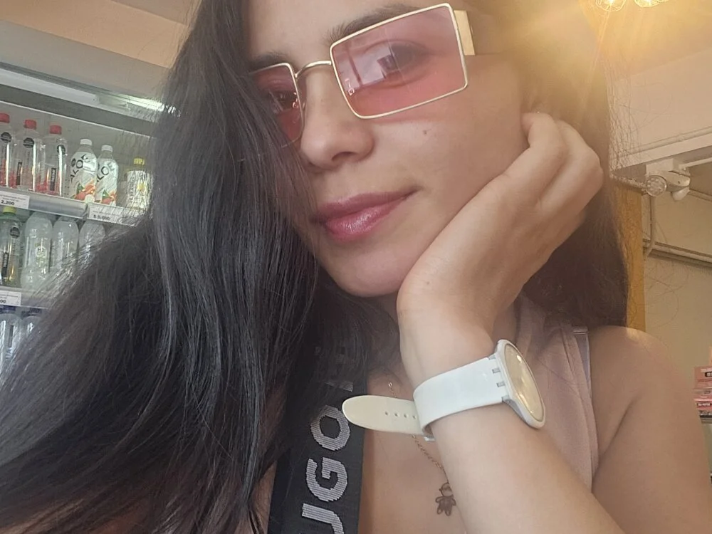 Luanarhoades – Naživo XXX chat